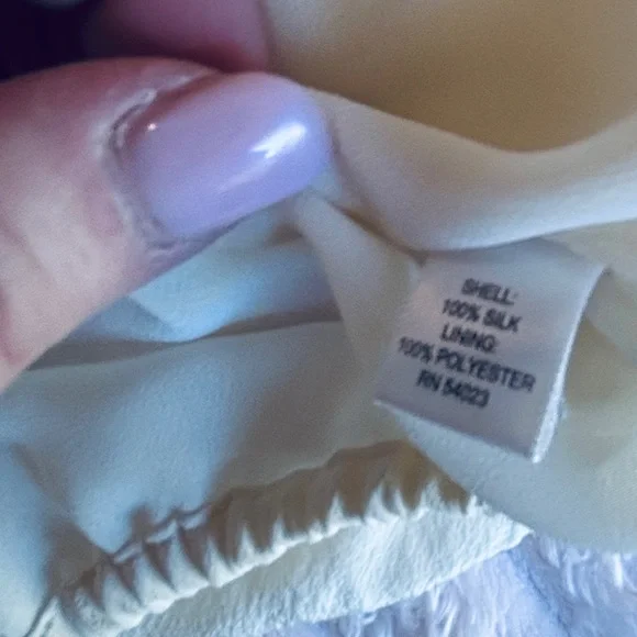 Banana Republic Cream Sleeveless Pleated Blouse Women’s Medium 100% Silk - Picture 4 of 8